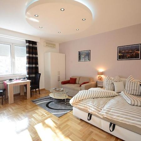 Apartamento Politika Belgrado Exterior foto