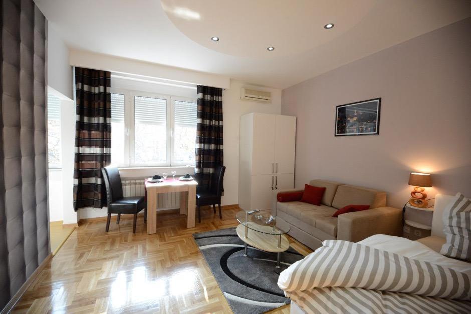 Apartamento Politika Belgrado Exterior foto